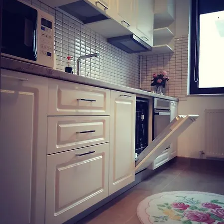 Anelis Solid Lägenhet Mamaia